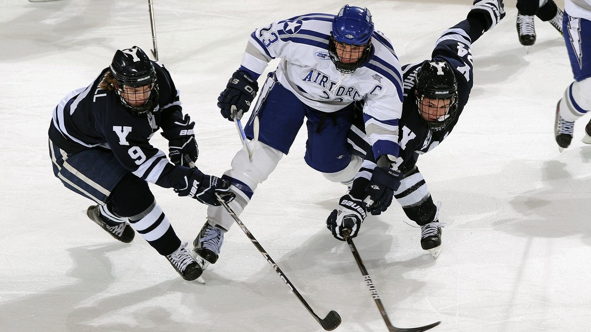 WRC德国赛：多弯道中的速度与策略较量，wtcr2021德国站